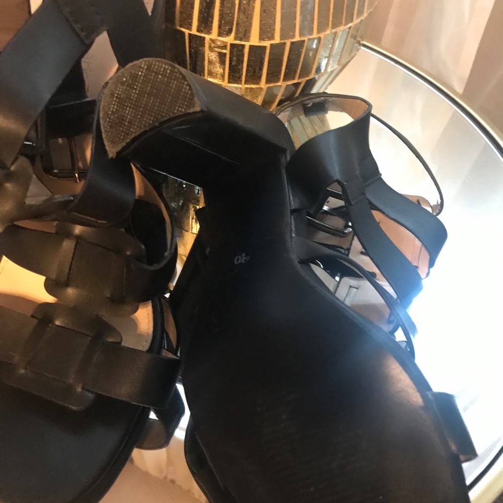 Heels - Picture 5 of 5